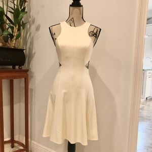 Side cut out sleeveless Flare dress ivory zip back